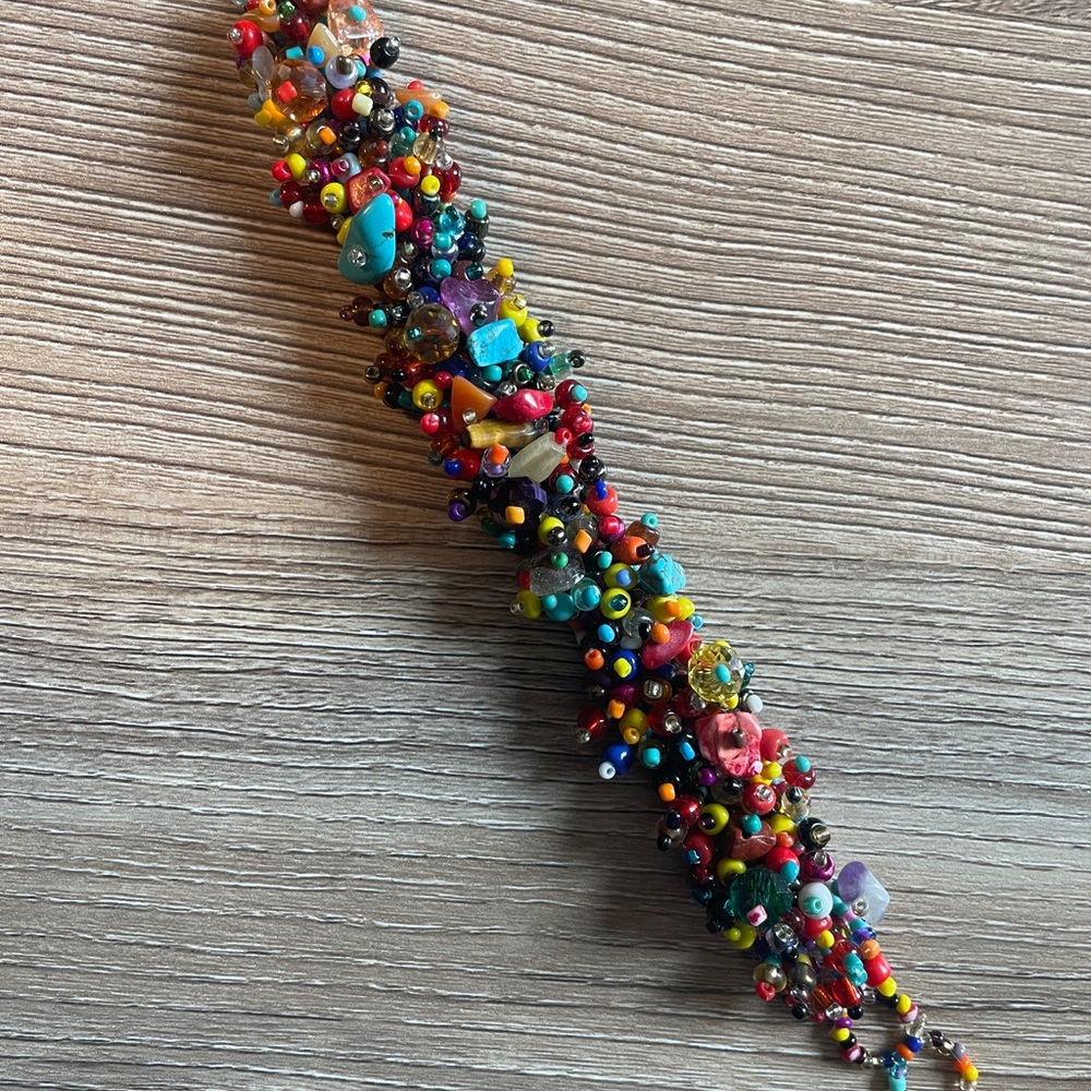 Multicolored beaded bracelet